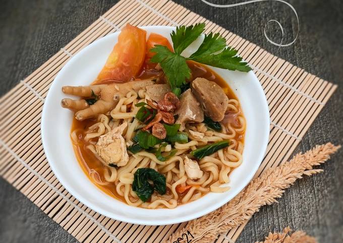 Cara bikin Mie Kuah Tomat Cara bikin Mie Kuah Tomat