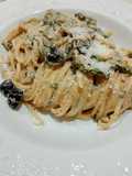 Spaghetti con Biete Spinaci Panna e Parmigiano