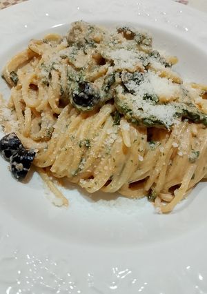 Foto di Spaghetti con Biete Spinaci Panna e Parmigiano