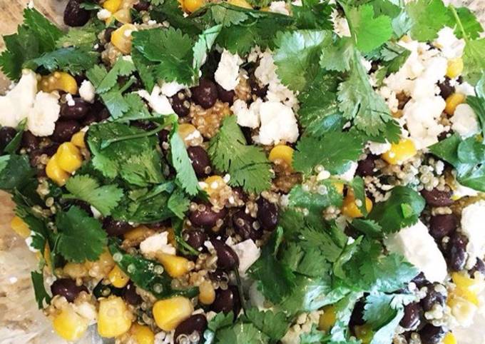 Recipe of Any-night-of-the-week Black bean feta quinoa bowl