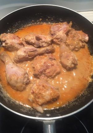 Una foto de Pollo enchipotlado