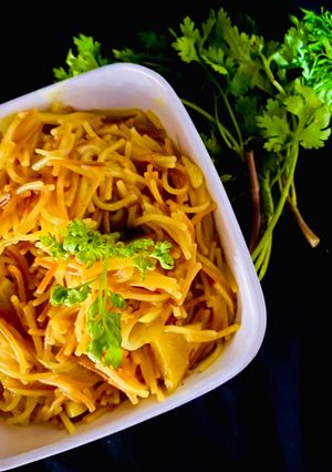 A picture of Namkeen Seviyan (vermicelli).