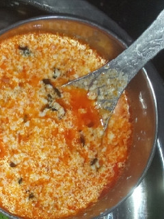 દહીં તીખારી(dahi tikhari recipe in gujarati) રેસીપી મુખ્ય ફોટો