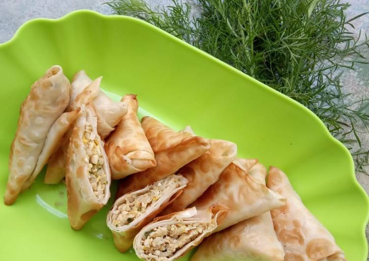 Samosa isi tahu & mie