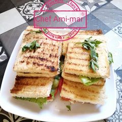 A picture of Bread sandwich.