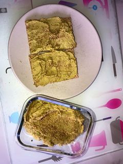 Una foto de Paté de aguacate y atún