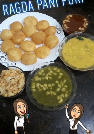 A picture of 😋Ragda pani puri👌.