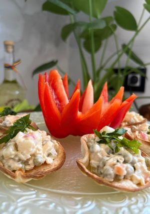 Una foto de Mini canapés 👩🏻‍🍳🫶🌹❤️con ensaladilla rusa 👩🏻‍🍳😋