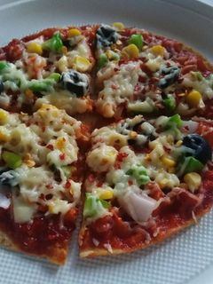पराठा पिज़्ज़ा (Paratha pizza recipe in Hindi) रेसिपी मुख्य फोटो