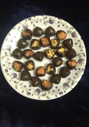 A picture of Dry fruit chocolate.