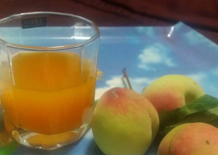 Steps to Make Quick Peach Juice