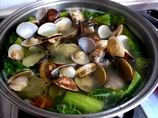 蛤蜊芥菜雞湯