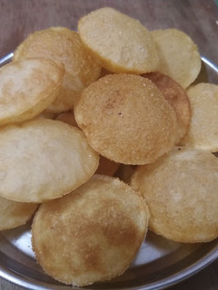 પાણીપુરી ની પૂરી(pani puri in Gujarati) રેસીપી મુખ્ય ફોટો