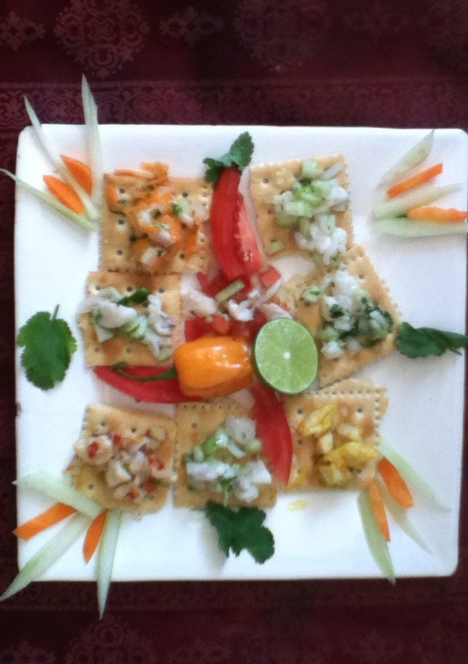 Una foto de Ceviches de camarón Nayarita con frutas de temporada