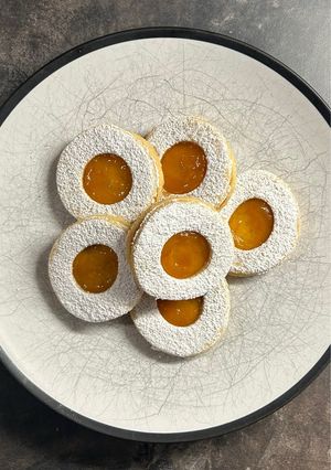 Foto di Biscotti Occhi di Bue alla Marmellata di Albicocche