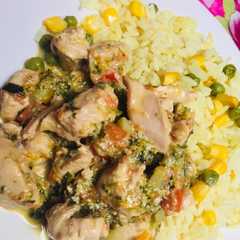 Una foto de Pollo a la crema con verduras