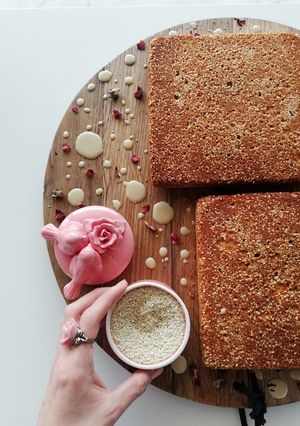A picture of Tahini Cake.