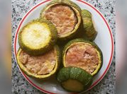 Una foto di tacchino zucchine