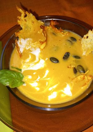Sütőtök krémleves, keleties fűszerezéssel recept fotója