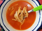 Una foto de sopa de setas