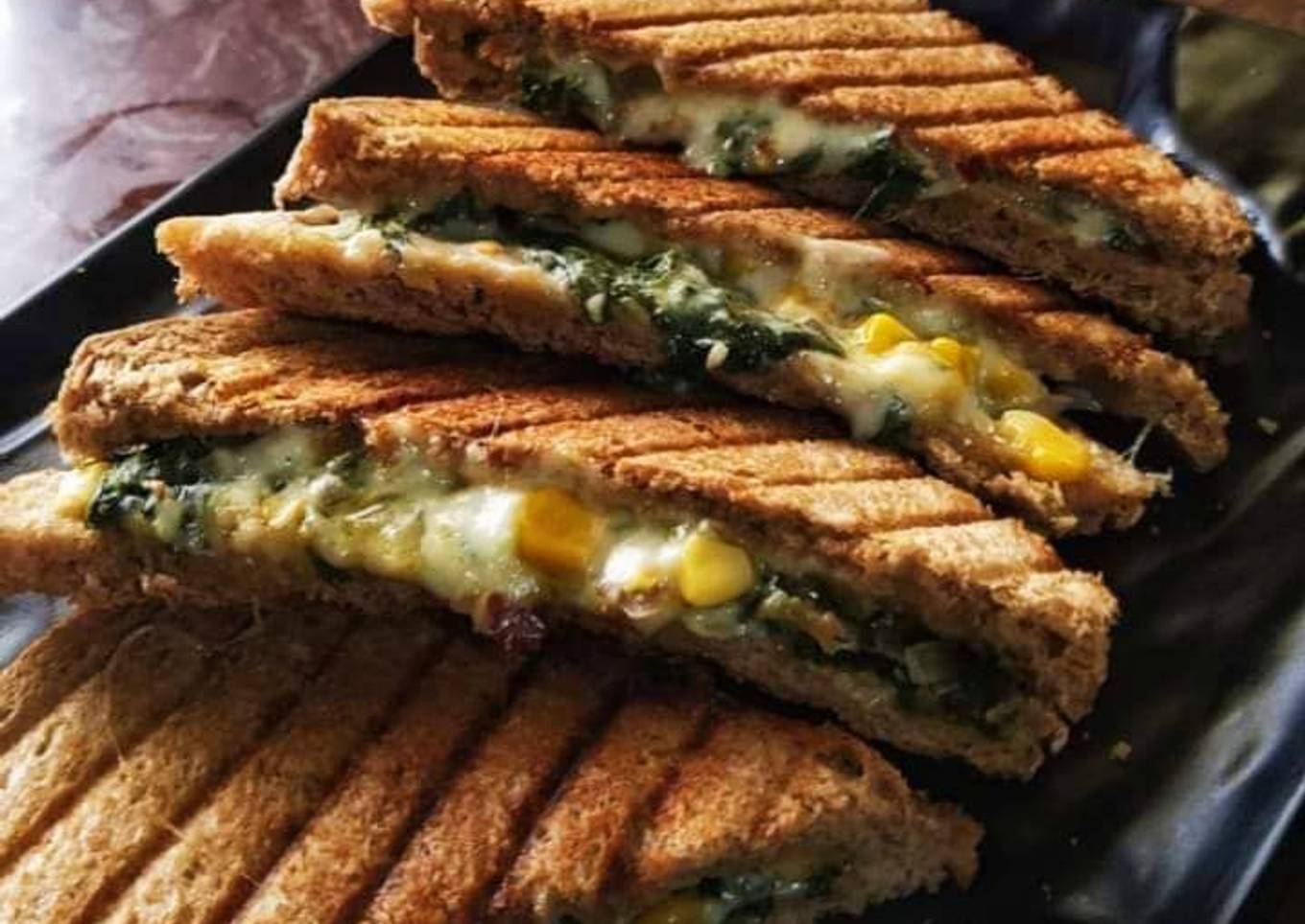 Cheesy spinach corn sandwich