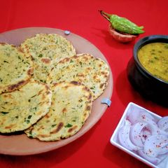 A picture of Methi Bhakhari.