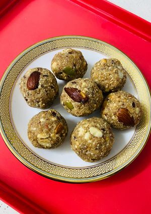 ड्राइफ्रूट लड्डू (शुगर फ्री) रेसिपी मुख्य फोटो