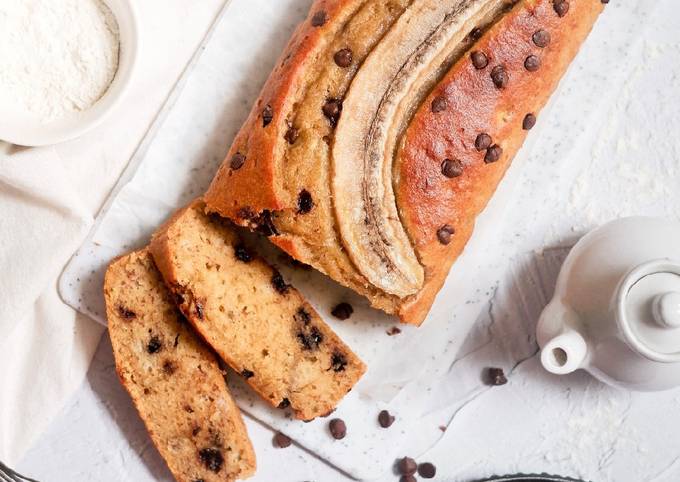 Resep Banana Cake (Bolu Pisang Chocochips) Super Moist yang Enak Banget