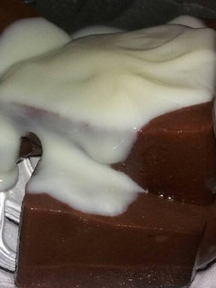Foto resep Puding Roti Coklat with vanila and rum sauce.