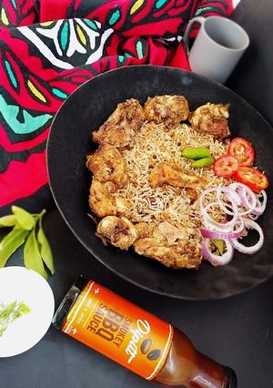 A picture of BBQ chicken mandi.