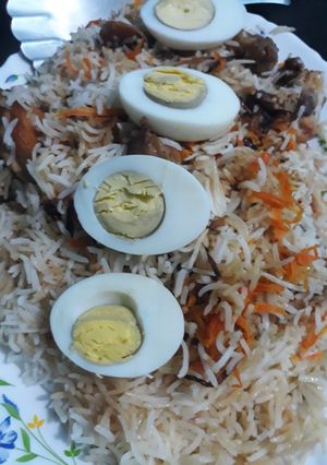 A picture of Kabuli pulao.