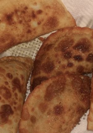 Una foto de Empanadas de cesina o carne de res vacuna resecada en el sol