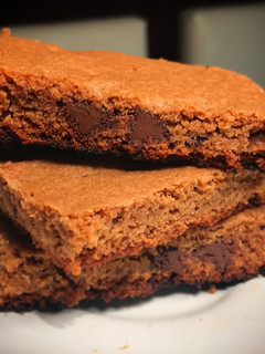 Una foto de Cookies con chips de chocolate/ galletitas cuadradas (sin amasar, sin ensuciar🙌)