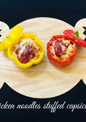 சிக்கன் நூடுல்ஸ் ஸ்டப்டு&பேக்குடு கேப்ஸிகம் (Chicken noodles stuffed capsicum recipe in tamil) செய்முறை முக்கிய புகைப்படம்