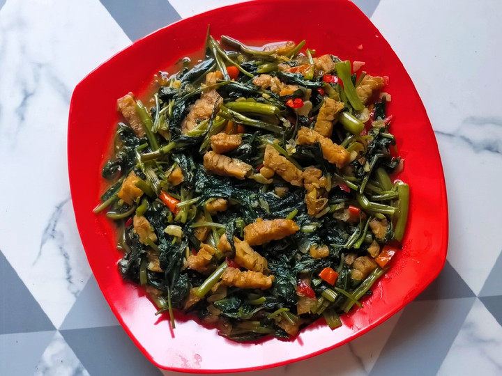 Bagaimana Menyiapkan Tumis Kangkung Tempe yang Enak