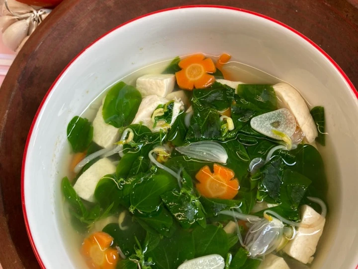 Cara Mudah Membikin Resep  Sayur Bening Daun Katuk yang Lezat Sekali, Bisa Manjain Lidah