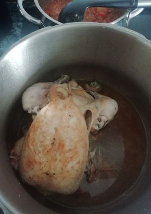 Una foto de Pollo en olla express