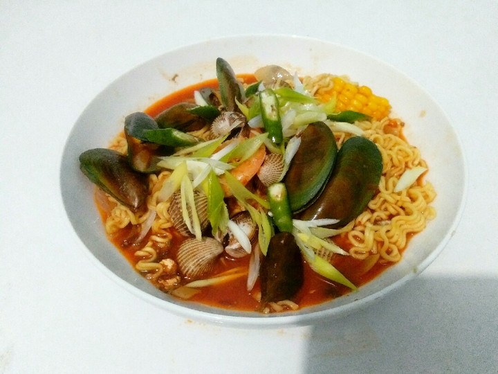 Resep Jjampong (mie seafood pedas ala korea) yang Enak Banget
