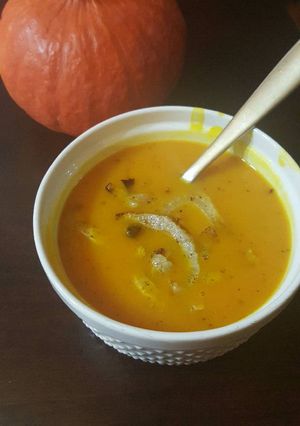 A picture of Instant pot Red Kuri Squash Soup with roasted fennel.