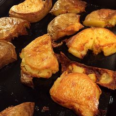 Skin On Roast Potatoes 🥔 A picture of Skin On Roast Potatoes 🥔.