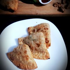 A picture of Walnut kachori.
