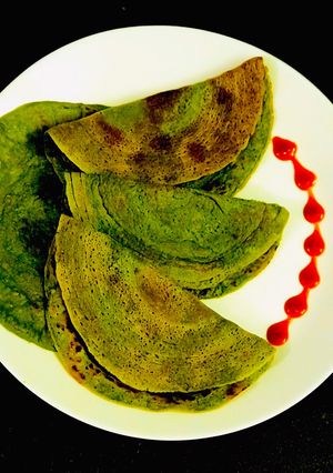 A picture of Spinach Oats Chila (Healthy Breakfast).