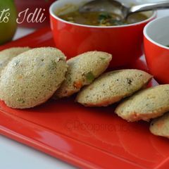 A picture of Mixed Vegetables Oats Idli.