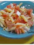 Ensalada de pasta y salmón