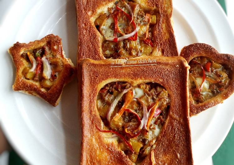Step-by-Step Guide to Prepare Favorite Bread pizza