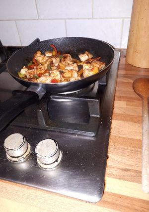 A picture of Spicy chicken and rice.