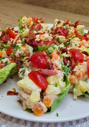 Foto principal de Lechuga rellena con ensaladilla casera