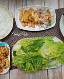 Bữa ăn cuốn với bánh khọt khoai tây