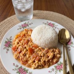 A picture of Stir-Fry Tomato with Egg 🍅🍳.