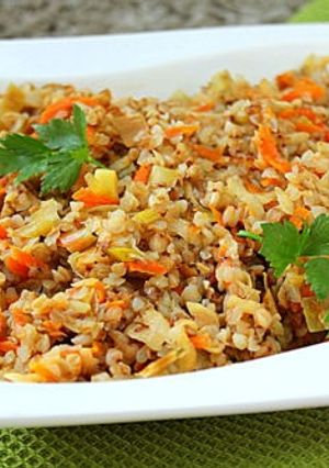 Фото Гречка с овощами и сыром.